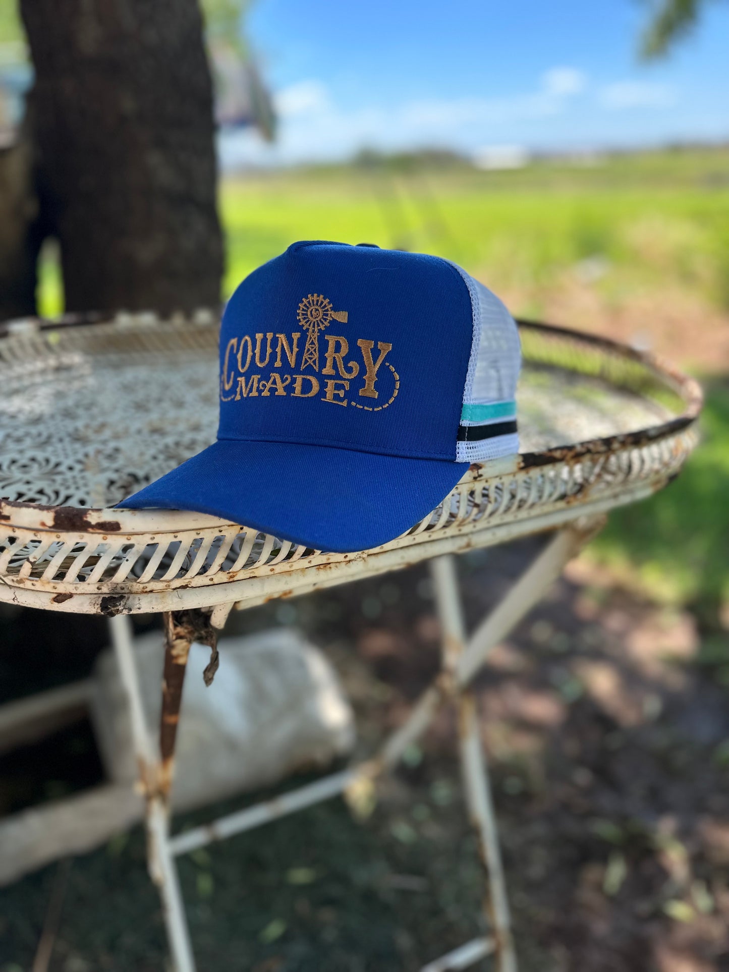 Trucker Cap Country Made White, blue, gold