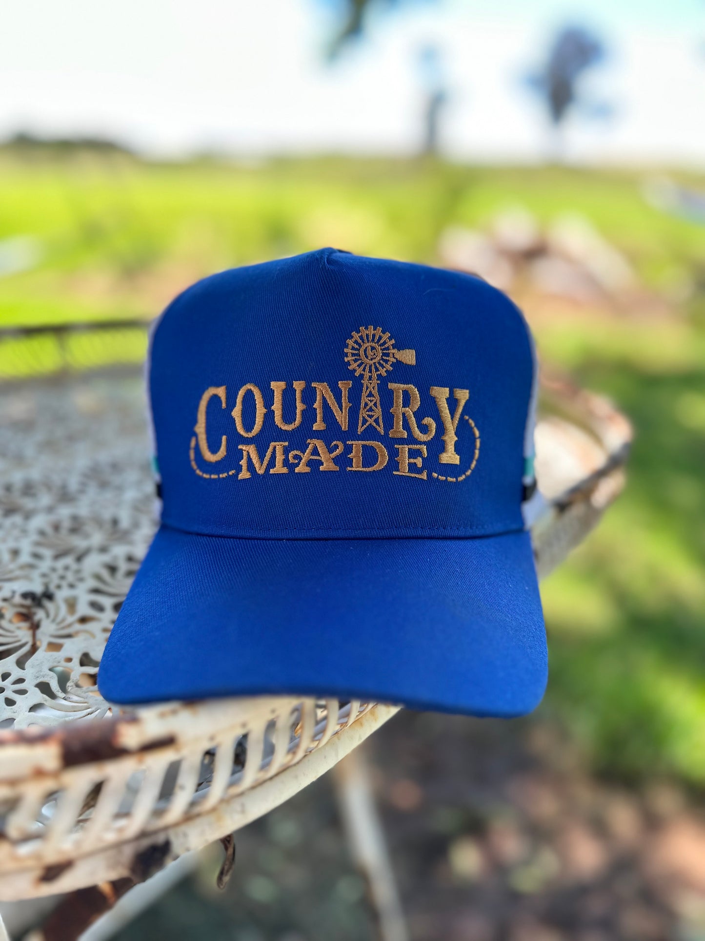 Trucker Cap Country Made White, blue, gold