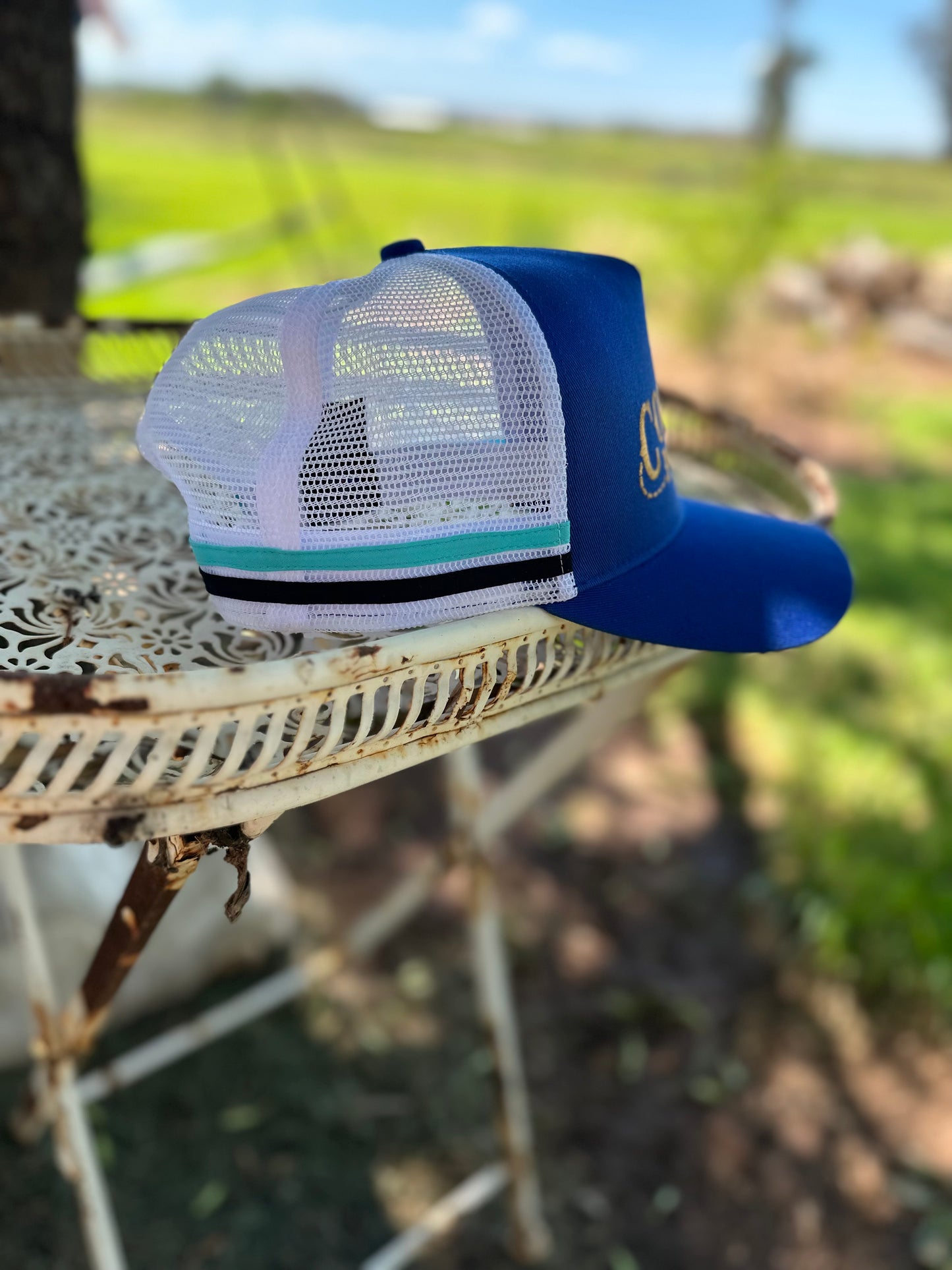 Trucker Cap Country Made White, blue, gold